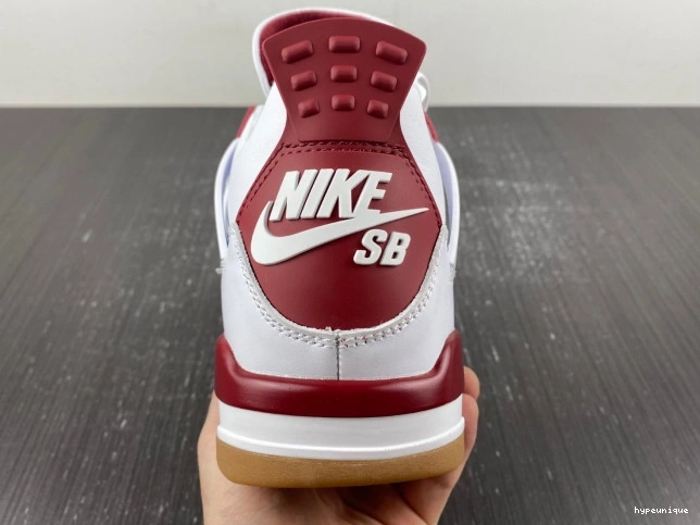 HYPE Retro Jordan SB DR5415-160 Red 4 Pine 0825